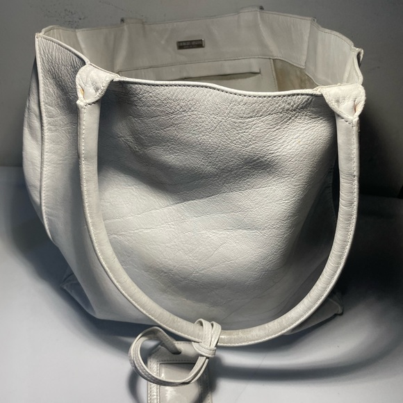Giorgio Armani White leather handbag made in italy - Picture 2 of 14